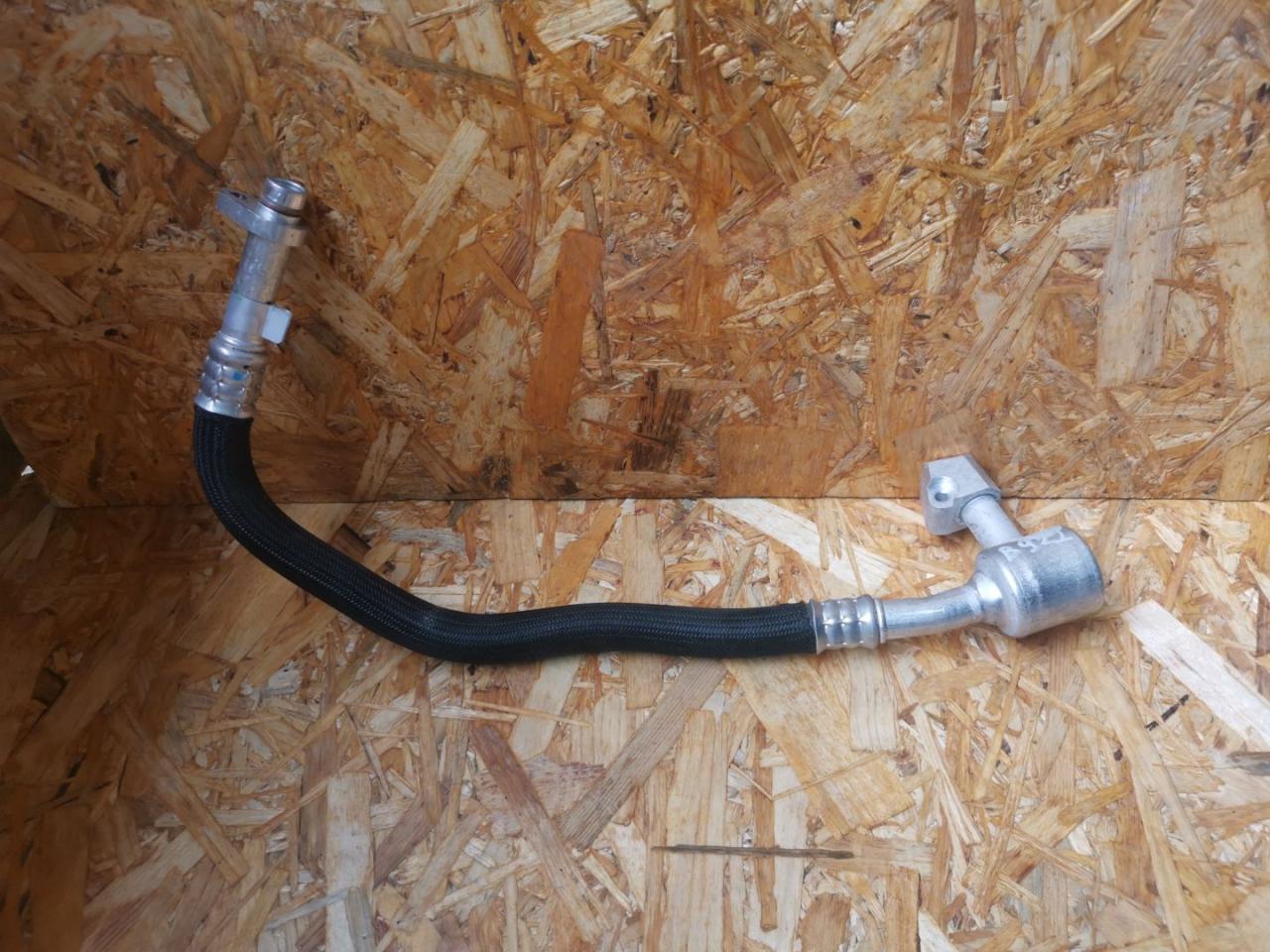 трубка кондиционера Alfa Romeo Giulia 2 поколение 952 2017, 2.0 л., бензин, АКПП, седан, полный привод, 50532288 - фото №1