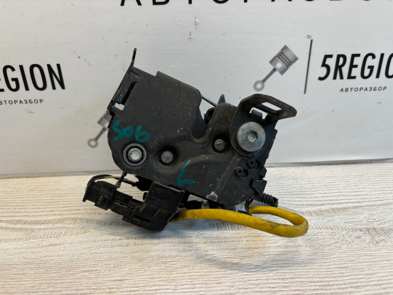 замок капота Alfa Romeo Stelvio 1 поколение 949 2018, 2.0 л., бензин, АКПП, полный привод, правый руль, 50547305 - фото №1