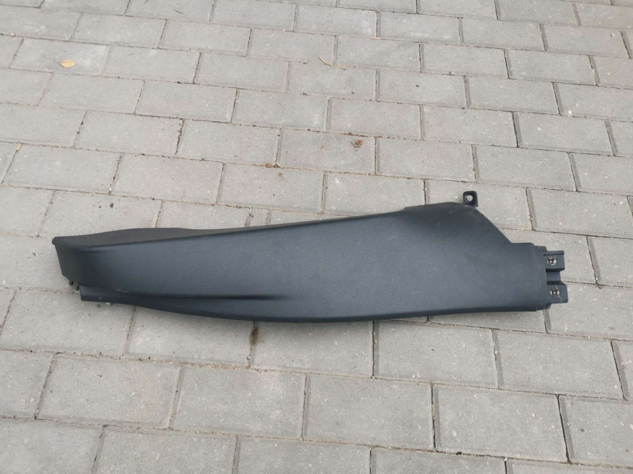 пластик Volkswagen Golf R VII рестайлинг (2017-2020) 5G1 2019, 2.0 л., бензин, робот, хетчбэк 5 дв., полный привод, правый руль, 5G6867766E, 5G6867766 - фото №1