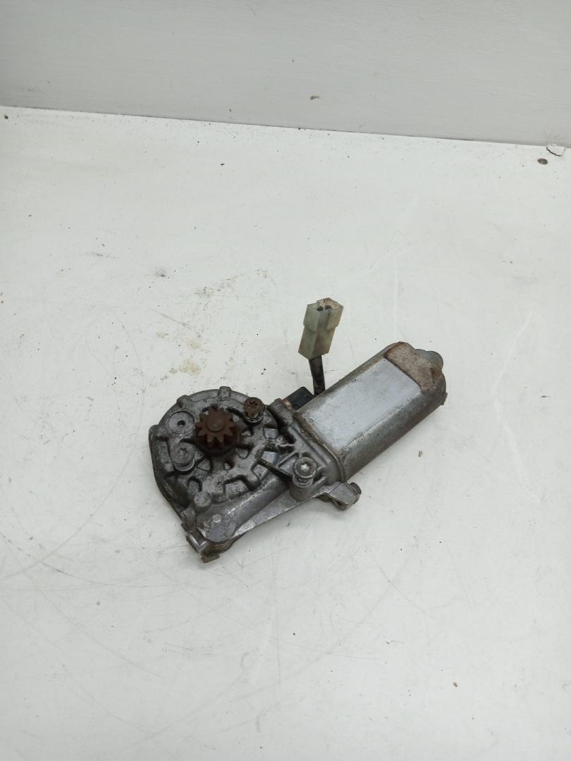 моторчик стеклоподъемника Scania G 3 поколение (2016 - 2026), 0130821040, 1406615, 0008206608, A0008206608, 0130821040, 1406615 - фото №1