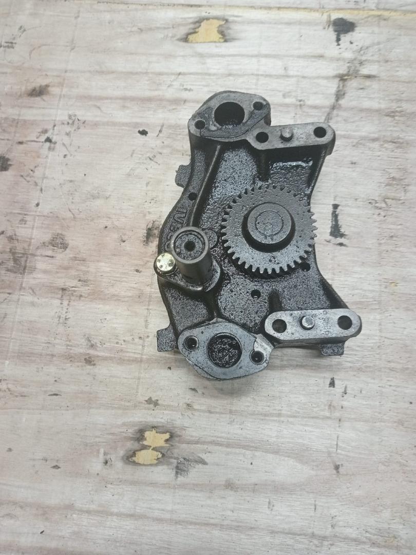 насос масляный IVECO EuroCargo 1 поколение (1991 - 2000), 4613285, 4770250 - фото №1