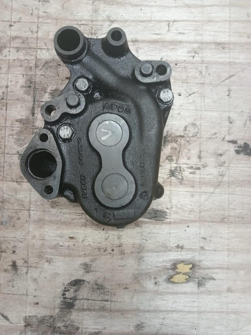 насос масляный IVECO EuroTech 1 поколение (1991 - 1999), 50136802, 61319219 - фото №1