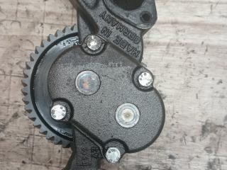 насос масляный Mercedes-Benz