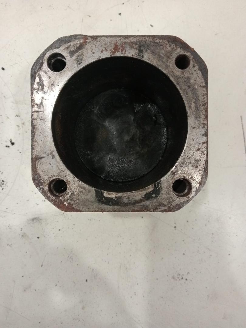 Гильза компрессора Mercedes-Benz Actros 1 поколение (MP1) (1996 - 2003) - фото №1