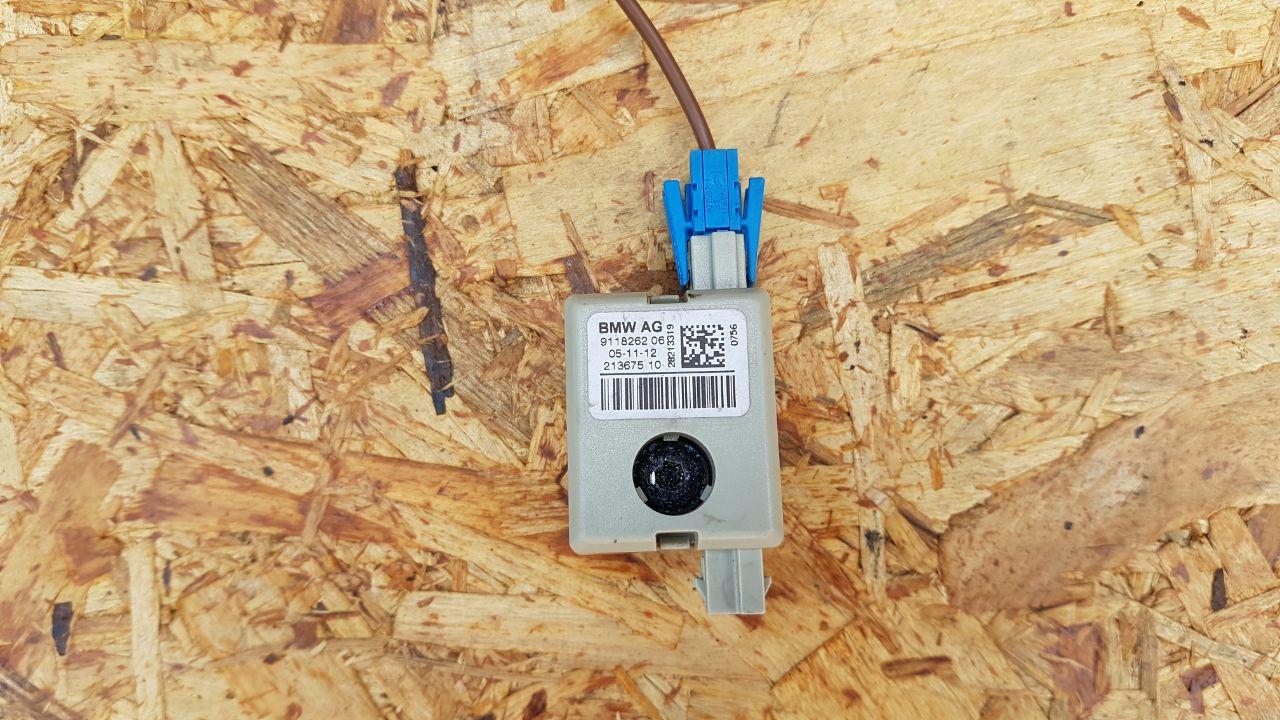усилитель антенны BMW 5 серия F07/F10/F11 F10 2012, 2.0 л., N47 D20 C, дизель, АКПП, седан, задний привод, правый руль, 9118262, 65209118262 - фото №1