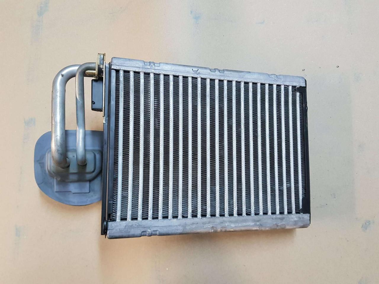 испаритель кондиционера BMW 5 серия F07/F10/F11 F10 2012, 2.0 л., N47 D20 C, дизель, МКПП, седан, задний привод, правый руль, 7589002, 64119383678, 9383678, 64119163331, 9163331, 64119237501, 9237501 - фото №1