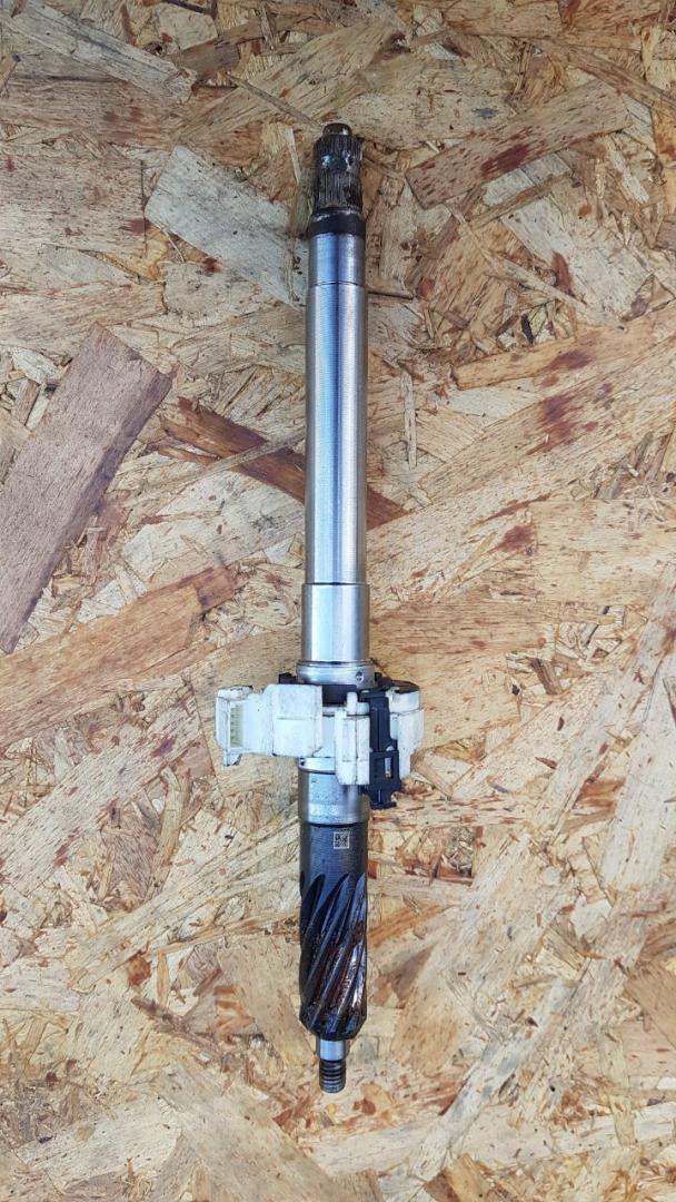 вал рулевой рейки BMW 5 серия F07/F10/F11 F10 2012, 2.0 л., N47 D20 C, дизель, АКПП, седан, задний привод, правый руль, 27802376233, 121014-11808, 261076, 301212 - фото №1