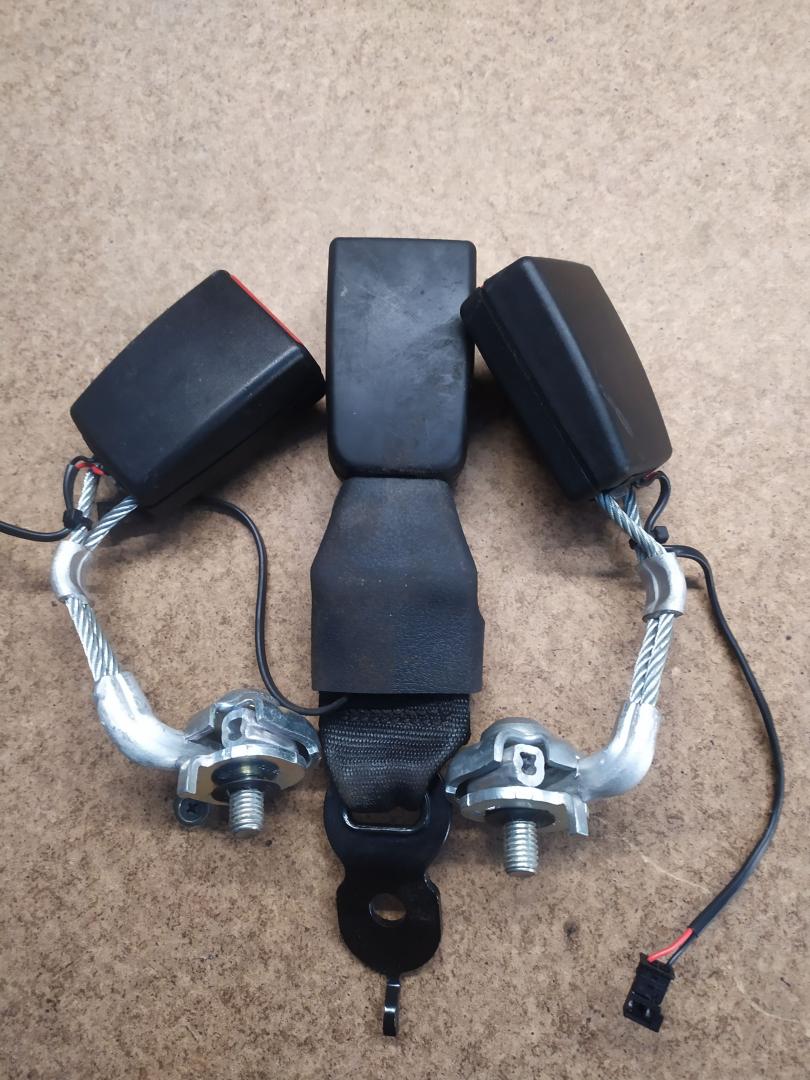 ремень безопасности BMW 5 серия F07/F10/F11 F10 2012, 2.0 л., N47 D20 C, дизель, МКПП, седан, задний привод, правый руль, 7243275, 72117243275 - фото №1