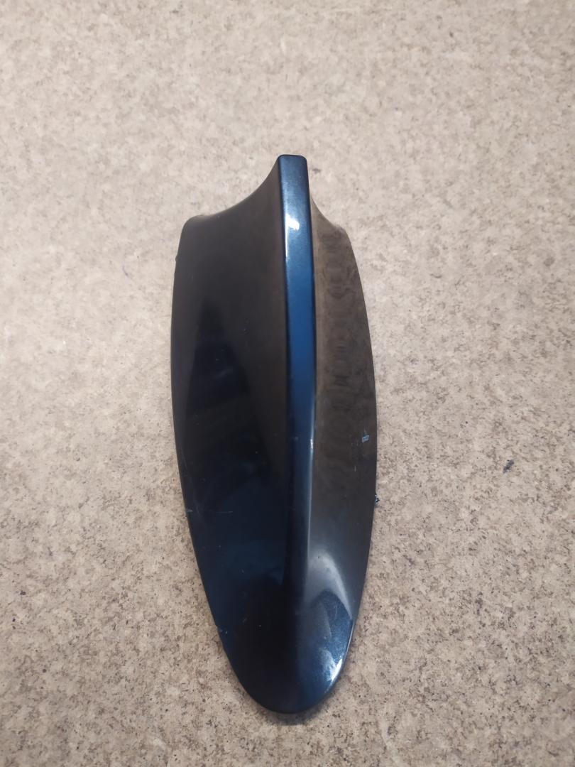 антенна навигации BMW 5 серия F07/F10/F11 F10 2012, 2.0 л., N47 D20 C, дизель, МКПП, седан, задний привод, правый руль, 65209184814, 9184814, 9269863 - фото №1