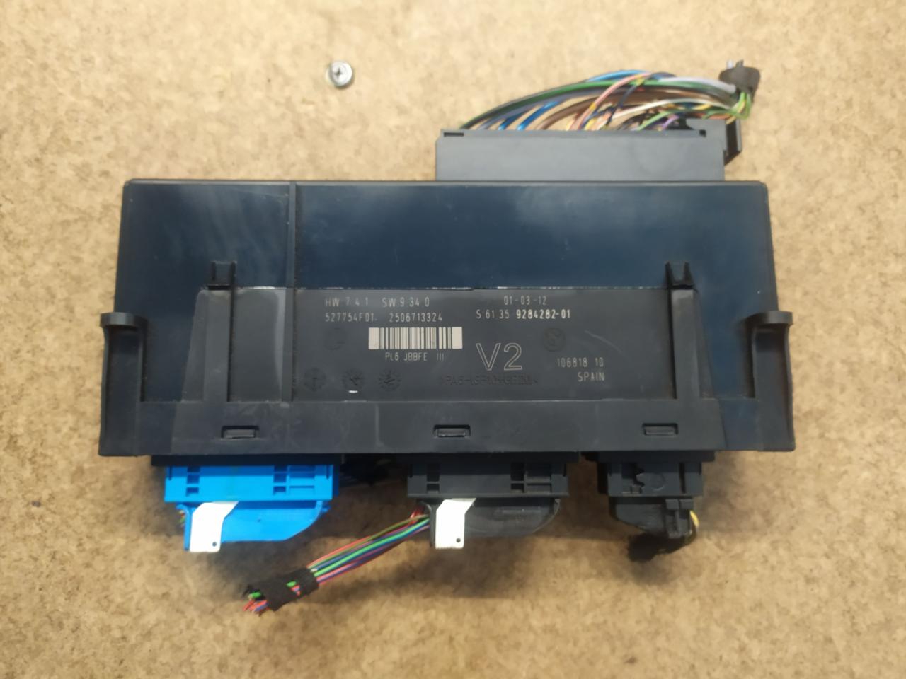 блок комфорта BMW 5 серия F07/F10/F11 F10 2012, 2.0 л., N47 D20 C, дизель, МКПП, седан, задний привод, правый руль, 61359284282, 9284282 - фото №1