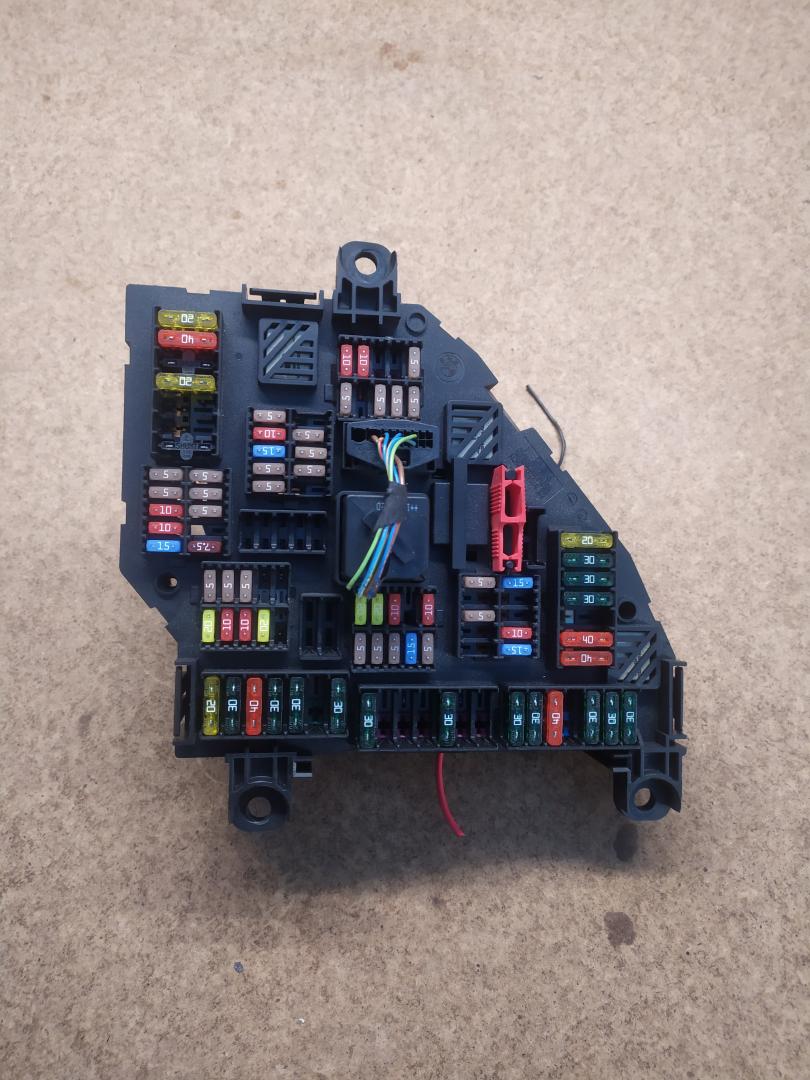 распределитель тока BMW 5 серия F07/F10/F11 F10 2012, 2.0 л., N47 D20 C, дизель, МКПП, седан, задний привод, правый руль, 9252813, 61149252813 - фото №1