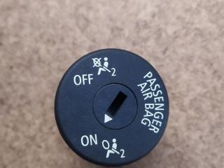 кнопка Airbag BMW 5 серия F07/F10/F11 F10 2012, 2.0 л., N47 D20 C, дизель, МКПП, седан, задний привод, правый руль, 61319196886, 9196886, 61319326501, 9326501, 61316974643, 6974643, 61316935546, 6935546, 61316921702, 6921702