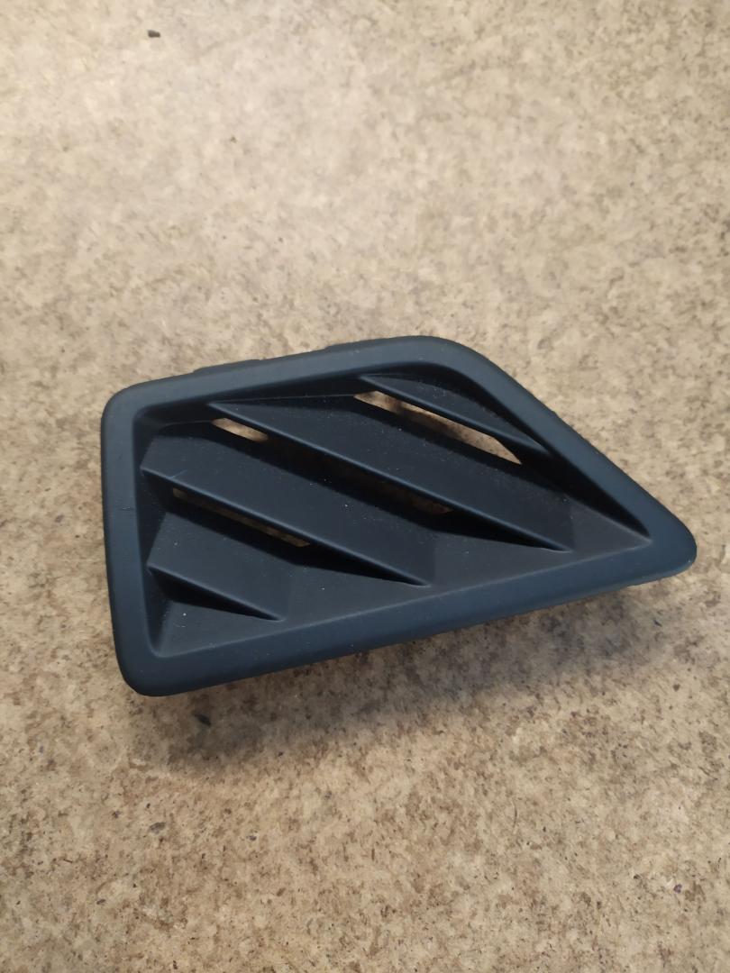 дефлектор обдува салона BMW 5 серия F07/F10/F11 F10 2012, 2.0 л., N47 D20 C, дизель, МКПП, седан, задний привод, правый руль, 51459192863, 9192863 - фото №1