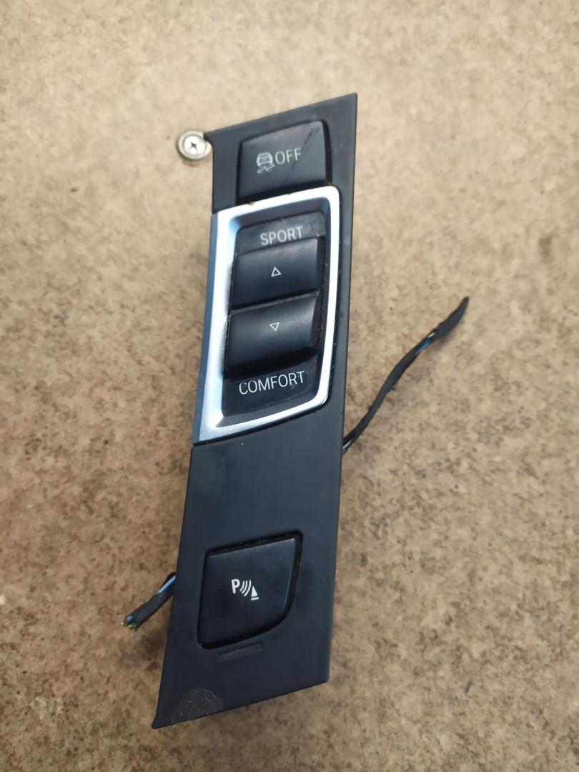 кнопка (выключатель) BMW 5 серия F07/F10/F11 F10 2012, 2.0 л., N47 D20 C, дизель, МКПП, седан, задний привод, правый руль, 61319197921, 9197921, 61319267902, 9267902, 61319197914, 9197914 - фото №1