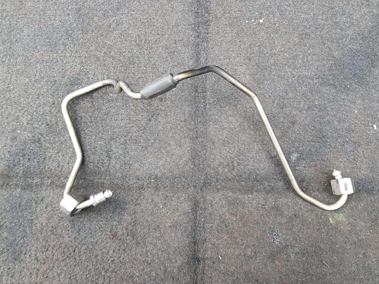 трубка топливная BMW 5 серия F07/F10/F11 F10 2012, 2.0 л., N47 D20 C, дизель, МКПП, седан, задний привод, правый руль, 13537800590, 7800590 - фото №1