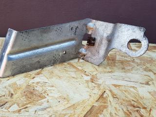 кронштейн радиатора BMW X5 E70 [рестайлинг] E70 2012, 3.0 л., N57 D30 A, дизель, АКПП, внедорожник 5 дв., полный привод, правый руль, 51487162628, 7162628