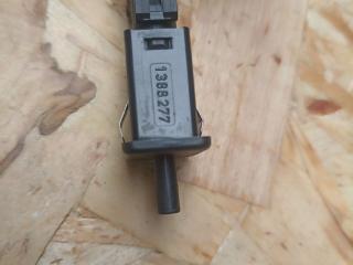 выключатель концевой (концевик) BMW 5 серия E60/E61 [рестайлинг] E60 2009, 2.0 л., N47 D20 A, дизель, МКПП, седан, задний привод, правый руль, 1388277, 61311388277, 61310422600, 0422600