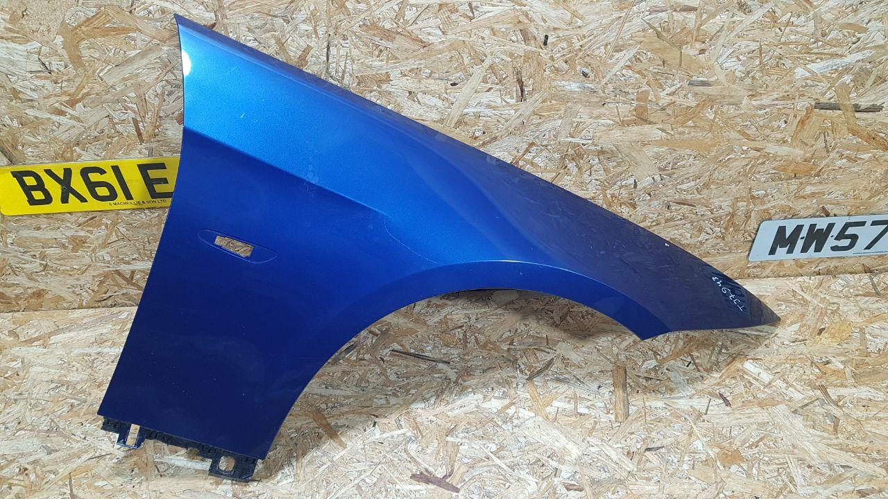 крыло переднее правое BMW 3 серия E90/E91/E92/E93 E93 2007, 3.0 л., M57 306 D3, дизель, АКПП, кабриолет, задний привод, правый руль, 41357146066, 7146066, 41352155922, 2155922 - фото №1