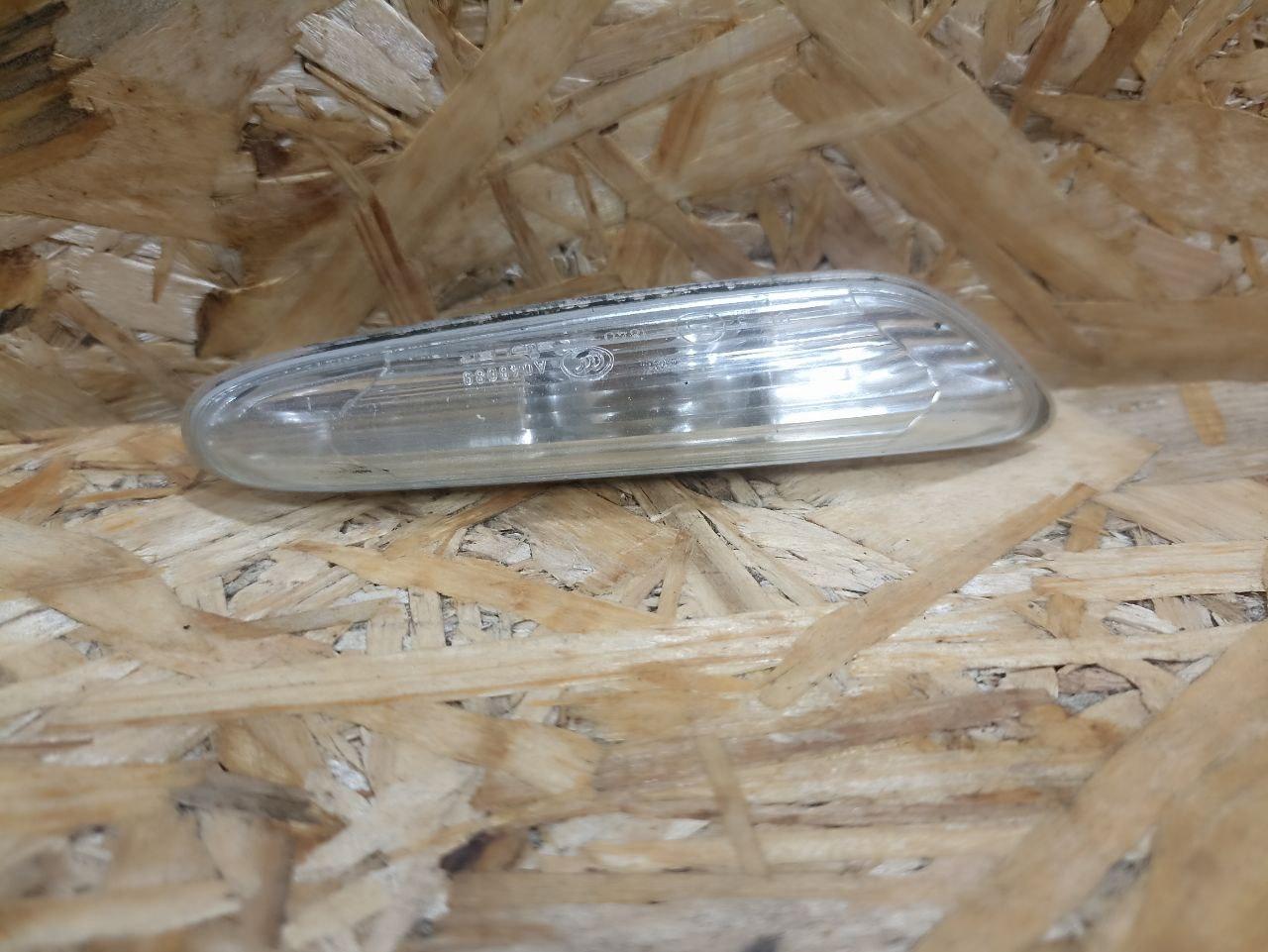 поворотник правый BMW 3 серия E90/E91/E92/E93 E93 2007, 3.0 л., M57 306 D3, дизель, АКПП, кабриолет, задний привод, правый руль, 63137253326, 7253326, 63136932998, 6932998 - фото №1