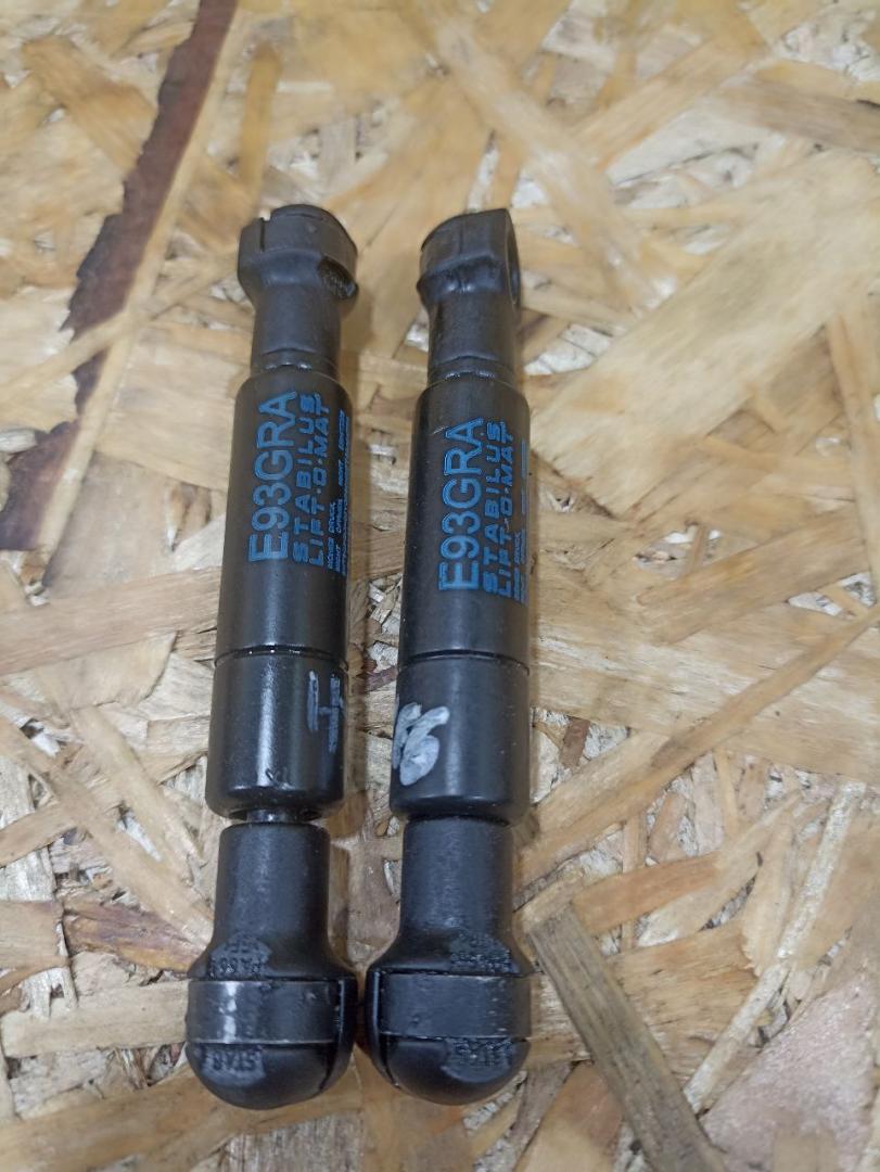 амортизатор складной крыши BMW 3 серия E90/E91/E92/E93 E93 2007, 3.0 л., M57 306 D3, дизель, АКПП, кабриолет, задний привод, правый руль, 54377171221, 7171221 - фото №1