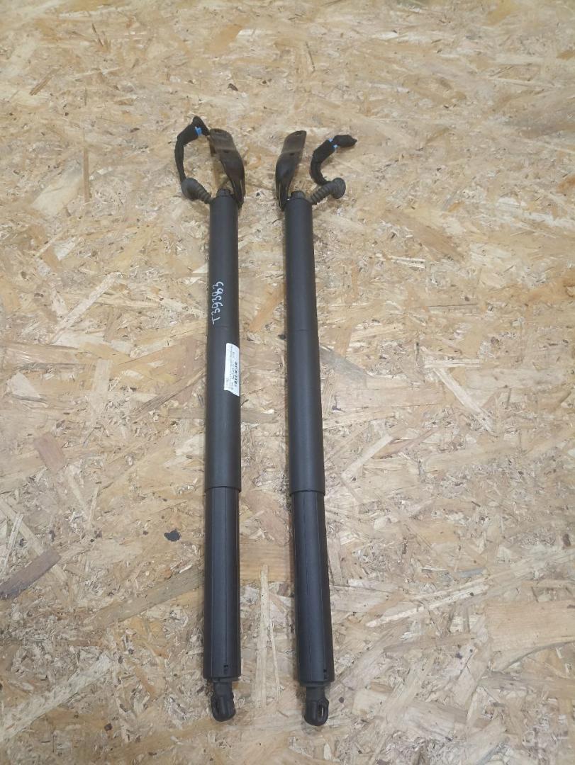 амортизатор крышки багажника (3-5 двери) BMW X2 F39 2018, 2.0 л., дизель, АКПП, misano-blau metallic, внедорожник 5 дв., полный привод, правый руль, 7423847, 51247423847, 51249465654, 9465654 - фото №1