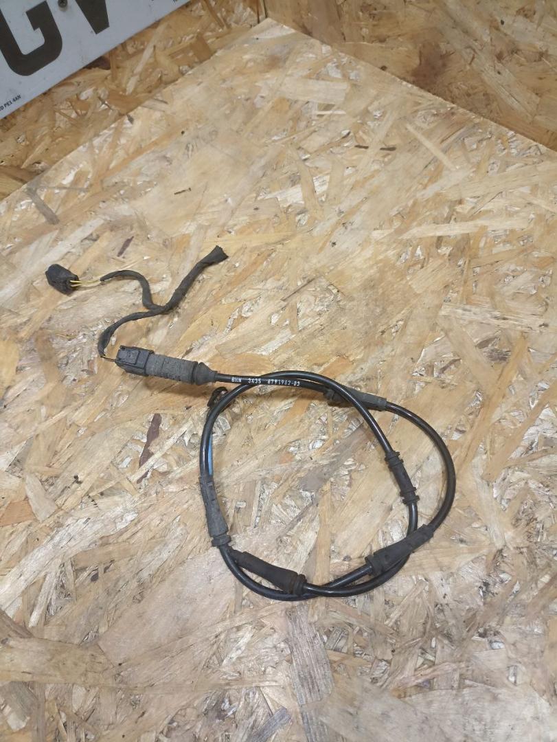 датчик износа тормозных колодок BMW 5 серия F07/F10/F11 F10 2012, 2.0 л., N47 D20 C, дизель, АКПП, седан, задний привод, правый руль, 34356791962, 6791962 - фото №1