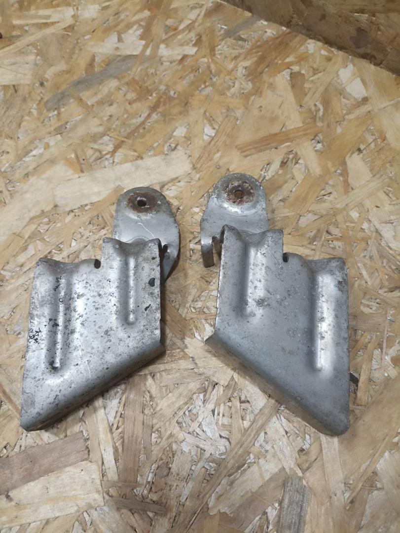 кронштейн крепления подкрылка переднего правого BMW 5 серия F07/F10/F11 F10 2012, 2.0 л., N47 D20 C, дизель, АКПП, седан, задний привод, правый руль, 51717203490, 7203490 - фото №1