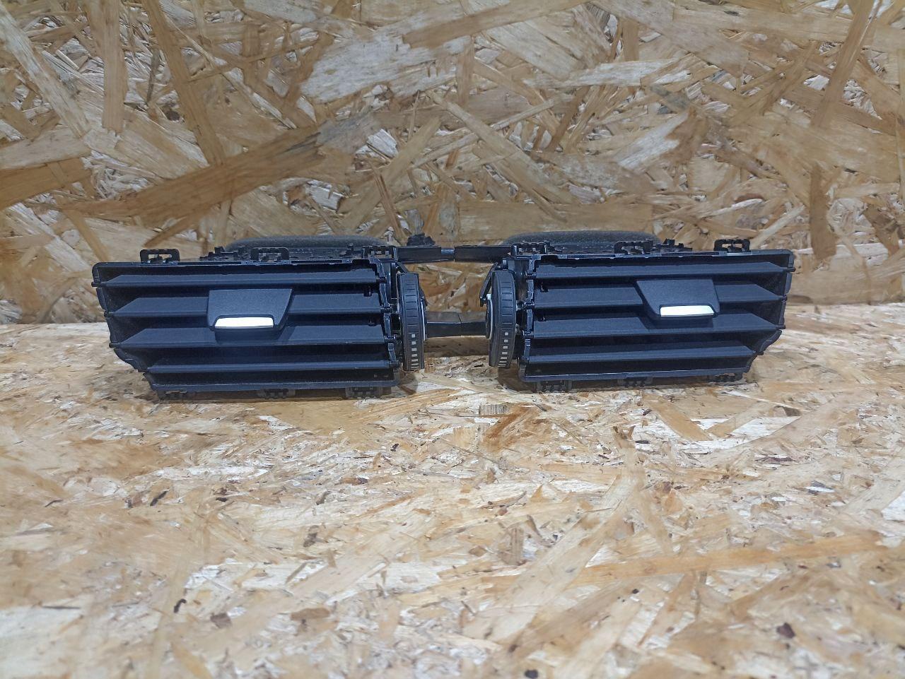 дефлектор обдува салона BMW X2 F39 2018, 2.0 л., дизель, АКПП, misano-blau metallic, внедорожник 5 дв., полный привод, правый руль, 9292741, 64229292741 - фото №1