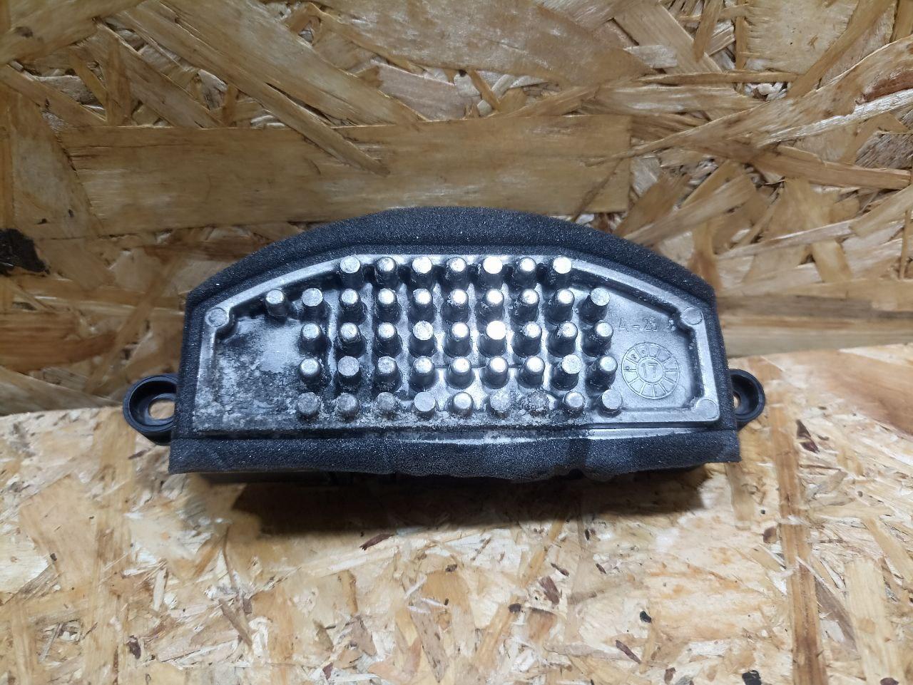 сопротивление печки BMW X2 F39 2018, 2.0 л., дизель, АКПП, misano-blau metallic, внедорожник 5 дв., полный привод, правый руль, 64119377854, 9377854, 64119301594, 9301594 - фото №1