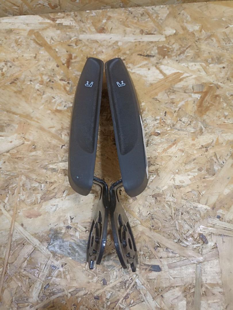 ручка регулировки сиденья передняя левая BMW X2 F39 2018, 2.0 л., дизель, АКПП, misano-blau metallic, внедорожник 5 дв., полный привод, правый руль, 7314233, 52107314233 - фото №1