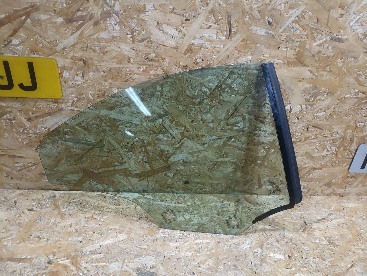 стекло кузовное боковое правое BMW 3 серия E90/E91/E92/E93 E93 2007, 3.0 л., M57 306 D3, дизель, АКПП, кабриолет, задний привод, правый руль, 51377128386, 7128386 - фото №1