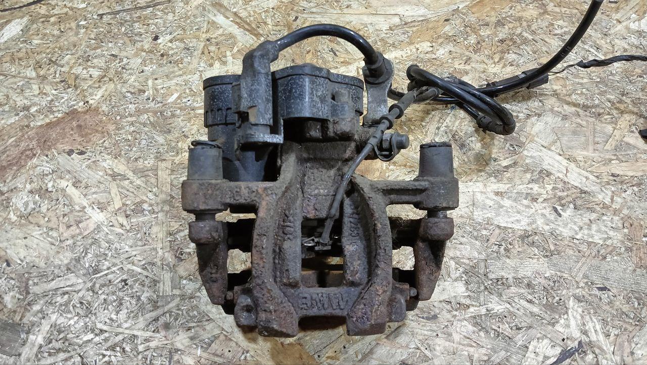 суппорт задний правый BMW X2 F39 2018, 2.0 л., дизель, МКПП, внедорожник 5 дв., полный привод, правый руль, 6895442, 34206895442, 6892606 - фото №1