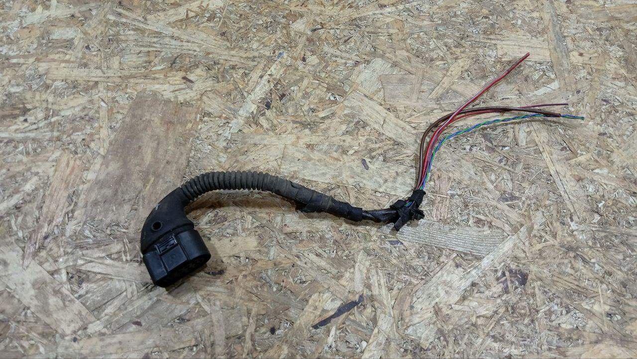 разъем (фишка) проводки BMW X2 F39 2018, 2.0 л., дизель, МКПП, внедорожник 5 дв., полный привод, правый руль - фото №1