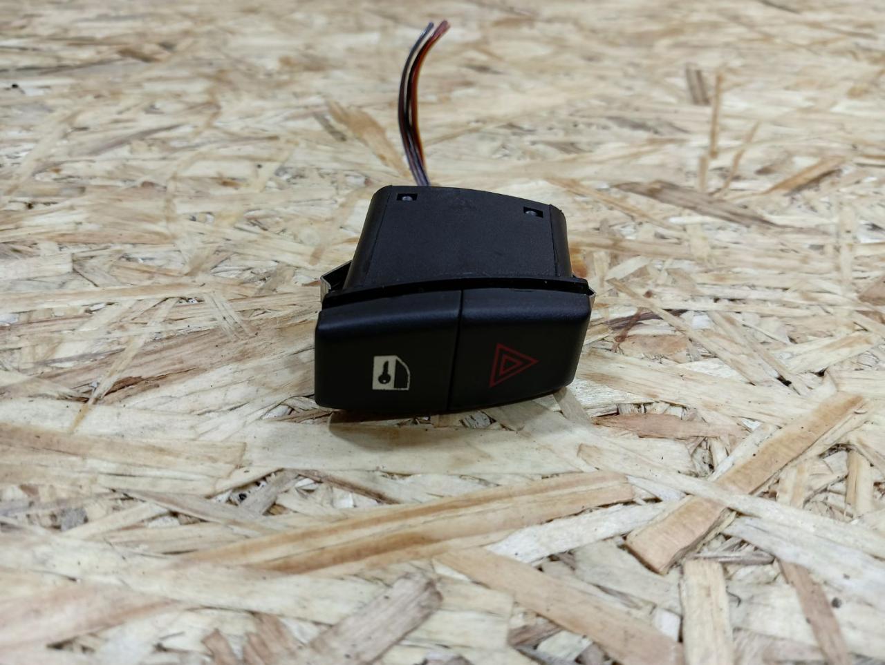 кнопка аварийной сигнализации BMW X5 E70 2008, 3.0 л., дизель, АКПП, серый, внедорожник 5 дв., полный привод, правый руль, 6919506, 61316919506 - фото №1