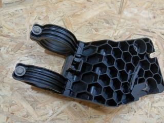 кронштейн топливного фильтра BMW X5 E70 2008, 3.0 л., дизель, АКПП, серый, внедорожник 5 дв., полный привод, правый руль, 16117206504, 7206504, 13327796063, 7796063, 13327802884, 7802884