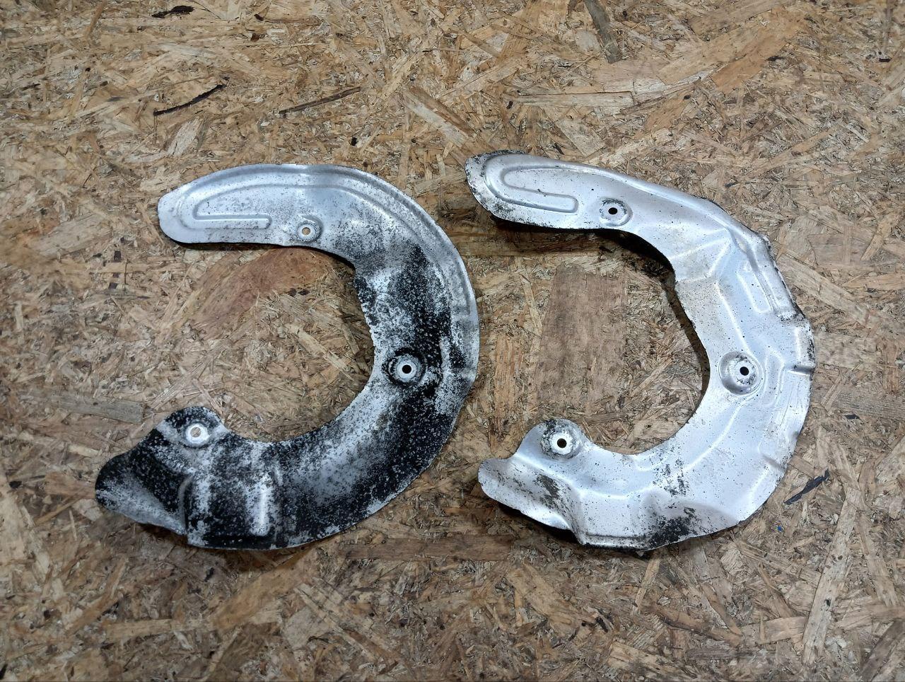 защитный кожух тормозного механизма BMW X2 F39 2018, 2.0 л., дизель, МКПП, внедорожник 5 дв., полный привод, правый руль, 34106854970, 6854970 - фото №1