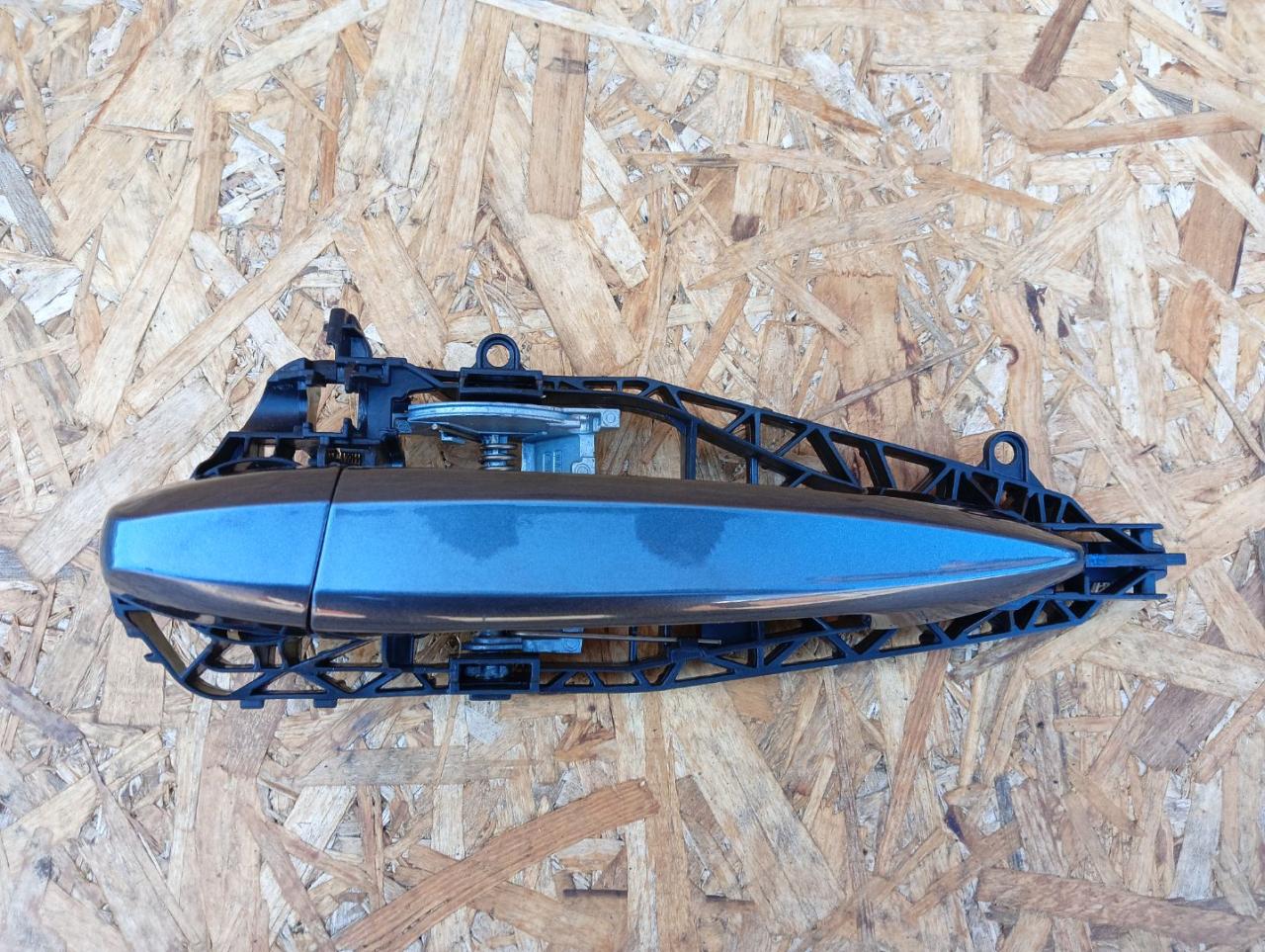 ручка наружная BMW X2 F39 2018, 2.0 л., дизель, МКПП, внедорожник 5 дв., полный привод, правый руль, 7401209, 51217401209, 51217293185, 7293185 - фото №1