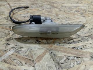 повторитель поворота на крыле BMW 3 серия E90/E91/E92/E93 [рестайлинг] E90 2008, 3.0 л., N53 B30, бензин, МКПП, серый, седан, задний привод, правый руль, 63137253325, 7253325, 63136932997, 6932997