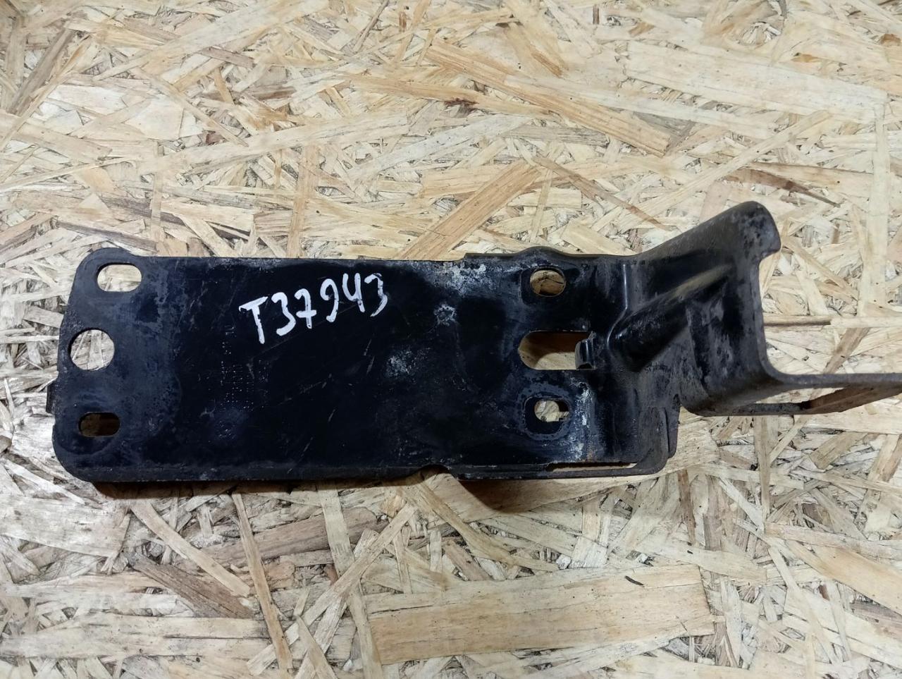 кронштейн радиатора BMW 3 серия E90/E91/E92/E93 E93 2007, 3.0 л., M57 306 D3, дизель, АКПП, кабриолет, задний привод, правый руль, 7117811, 51647117811 - фото №1