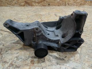 кронштейн генератора BMW 5 серия E60/E61 [рестайлинг] E60 2010, 2.0 л., N47 D20 A, дизель, АКПП, седан, задний привод, правый руль, 7802639, 11167802639