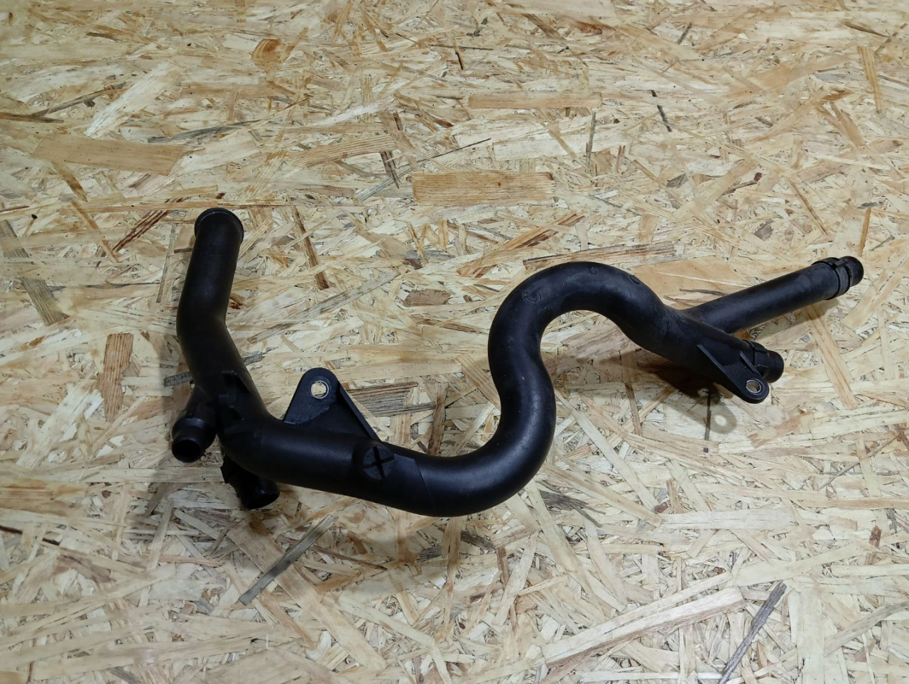 трубка охлаждающей жидкости BMW X5 E70 2007, 3.0 л., M57 306 D3, дизель, АКПП, черный, внедорожник 5 дв., полный привод, правый руль, 11537806706, 7806706, 11537802627, 7802627, 11537780001, 7780001 - фото №1