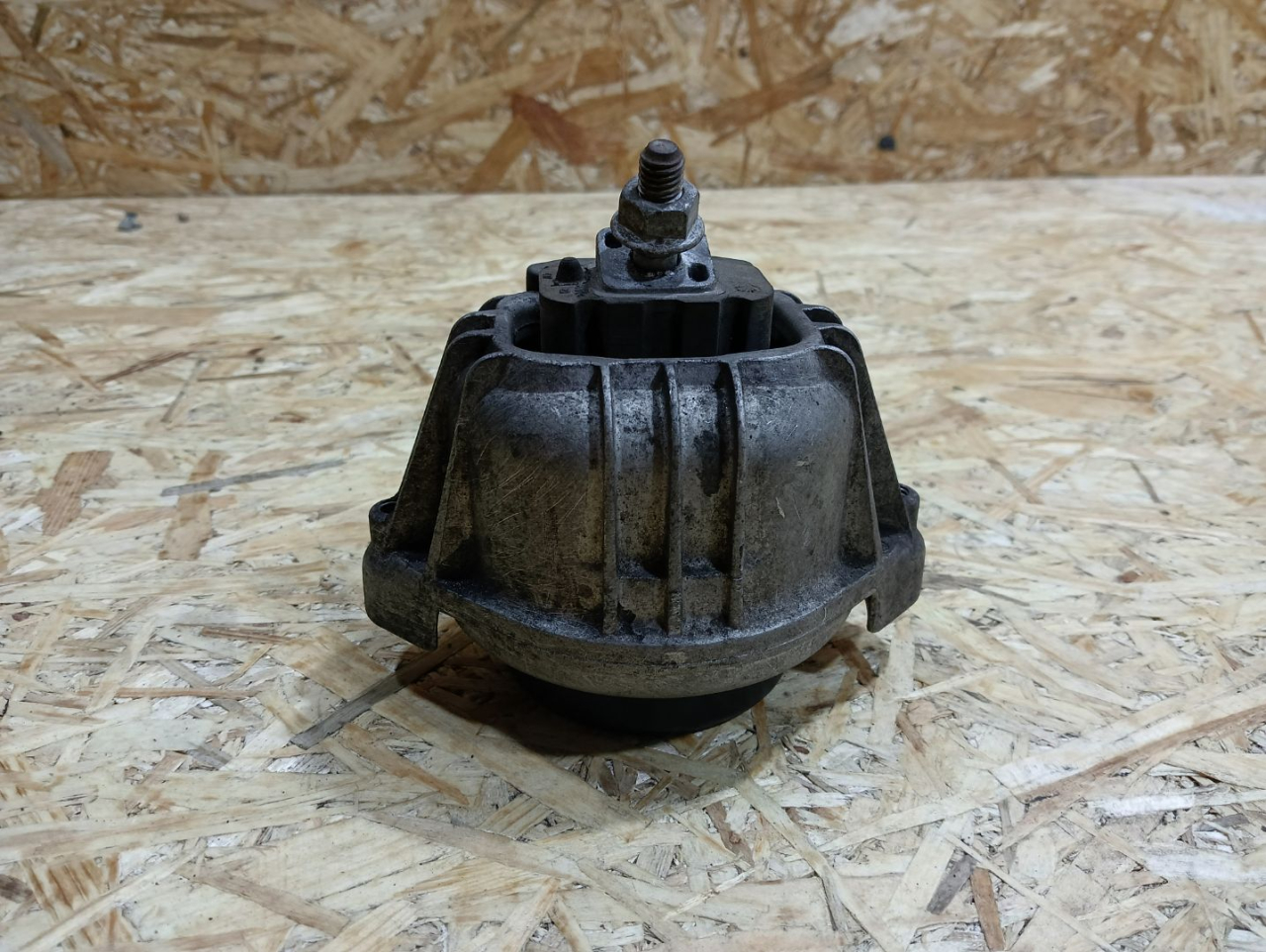 подушка крепления двигателя BMW X1 E84 2011, 2.0 л., N47 D20 C, дизель, АКПП, внедорожник 5 дв., полный привод, правый руль, 22116788800, 6788800 - фото №1