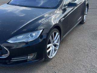 Tesla Model S 1 поколение