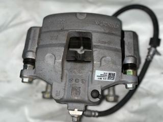 суппорт передний правый Chevrolet Trax 1 поколение [рестайлинг] 2023, 1.2 л., бензин, синий, внедорожник 5 дв., передний привод, 42789011