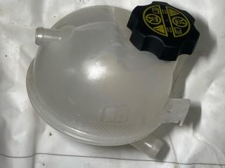 бачок расширительный Chevrolet Trax 1 поколение [рестайлинг] 2023, 1.2 л., бензин, синий, внедорожник 5 дв., передний привод, 13545831