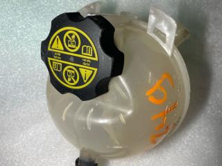 бачок расширительный Chevrolet TrailBlazer 3 поколение 2020, 1.3 л., бензин, вариатор, белый, внедорожник 5 дв., передний привод, 13545831