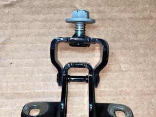 петля крышки багажника Chevrolet TrailBlazer 3 поколение 2022, 1.3 л., бензин, вариатор, белый, хетчбэк 5 дв., передний привод