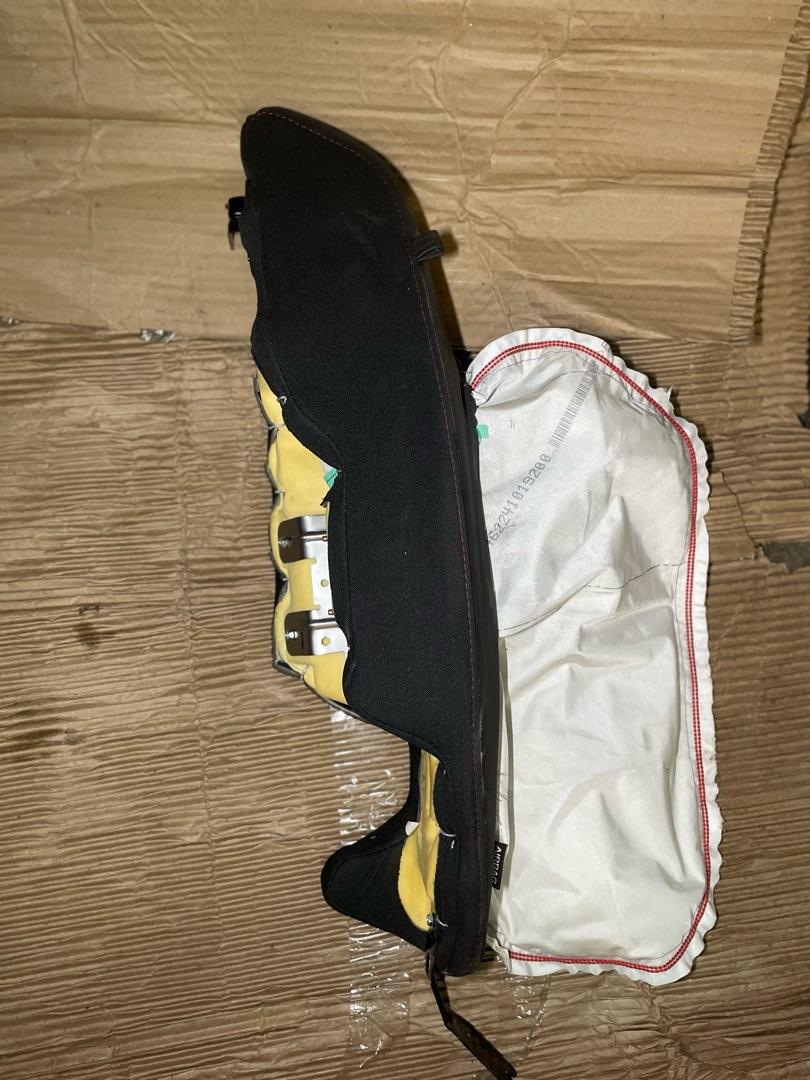 подушка безопасности сиденья Chevrolet TrailBlazer 3 поколение 2022, 1.3 л., бензин, вариатор, белый, хетчбэк 5 дв., передний привод, 42836649 - фото №1