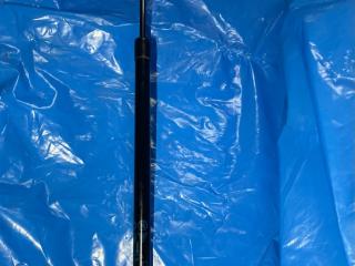 амортизатор крышки багажника (3-5 двери) Chevrolet TrailBlazer 3 поколение 2022, 1.3 л., бензин, вариатор, белый, хетчбэк 5 дв., передний привод, 42726523