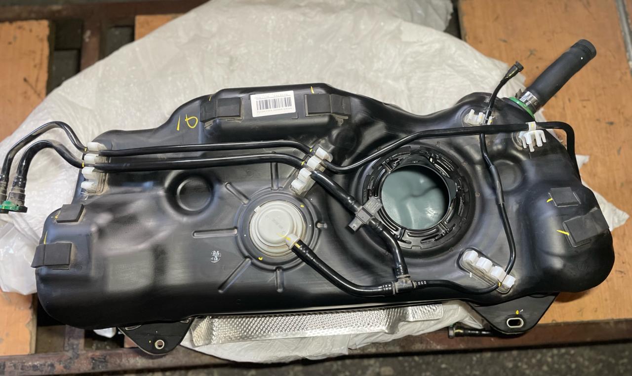 бак топливный Chevrolet TrailBlazer 3 поколение 2022, 1.3 л., бензин, вариатор, белый, хетчбэк 5 дв., передний привод, 60008400 - фото №1